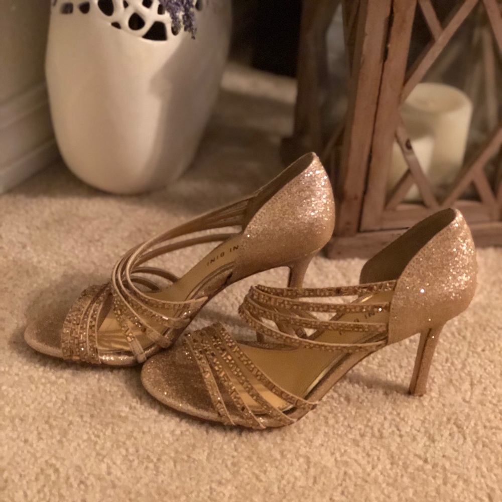 Gianni Bini gold heels